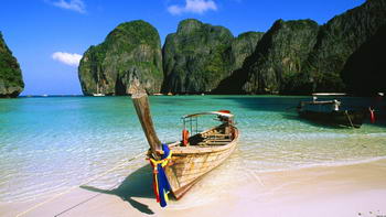 barca a Maya Bay Phi Phi Island