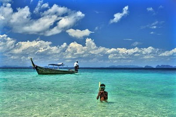 Snorkeling a Koh Samet