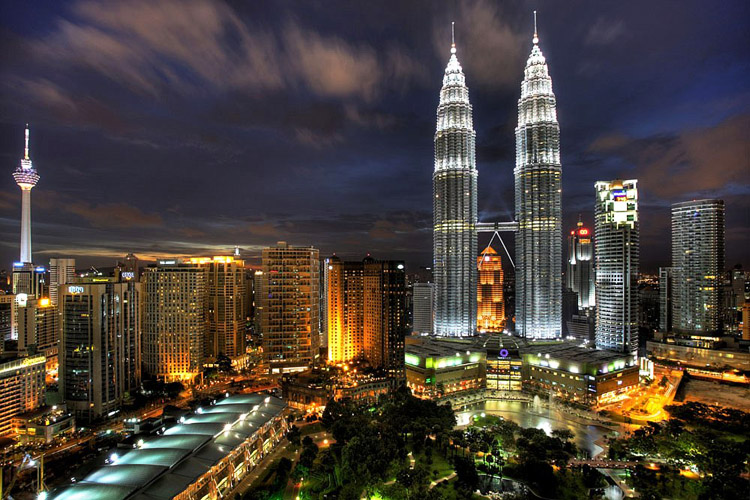 Petronas Towers di Kuala Lumpur