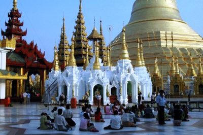 stupa shwedagon paya yangon myanmar