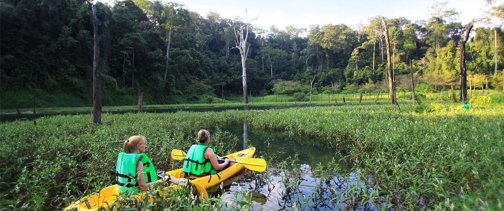 parco nazionale di khao sok thailandia escursione in canoa