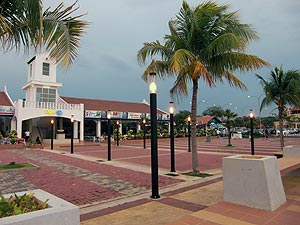 La piazza principale del villaggio di Medan Portugis